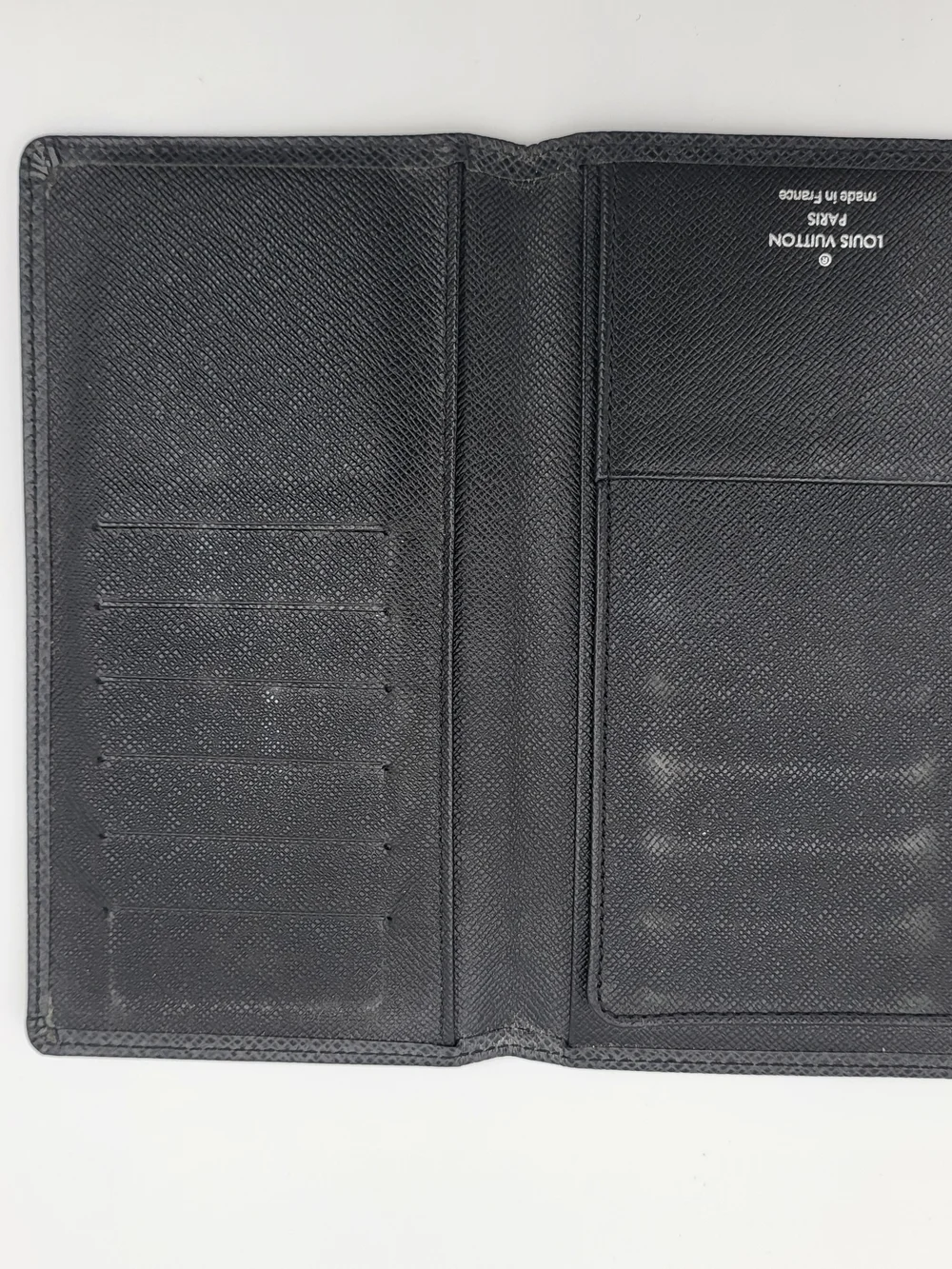 LOUIS VUITTON Taiga Porte Valeurs Organizer Wallet Black..Authentic..